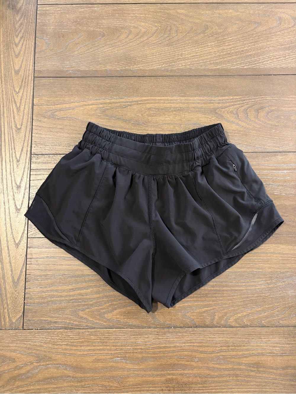 Lululemon Hottie Hot 2.5 Inseam Black Shorts Size 2